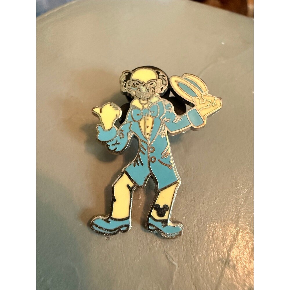 Disney Haunted Mansion Hitchhiking Ghost Ezra Hidden Mickey Lanyard Pin